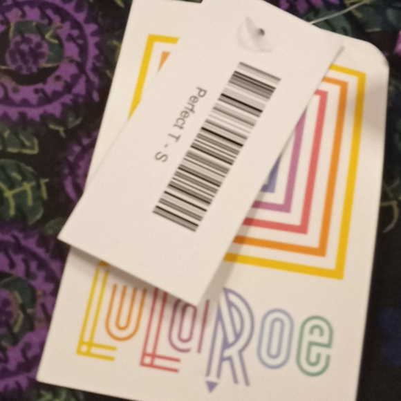 LulaRoe Floral Print Perfect T Tunic Top - Picture 14 of 14